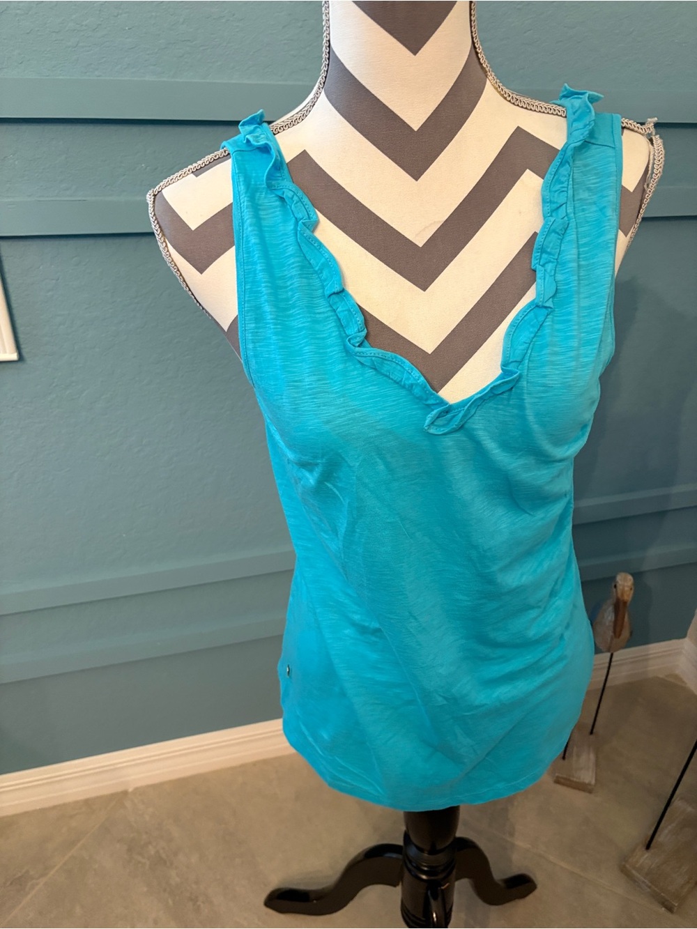 Women’s Sz S Lilly Pulitzer Blue Solid Cotton V-Neck Sleeveless Tank Top Ruffle